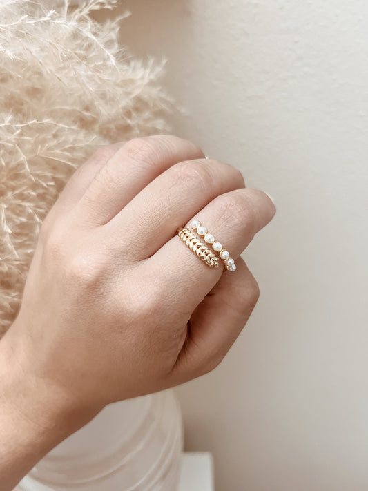 Perla y Hoja Ring