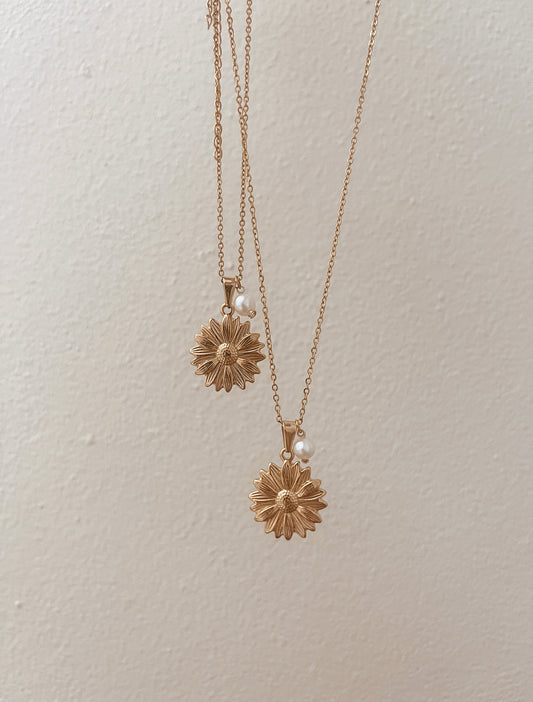 Flor Perla Necklace